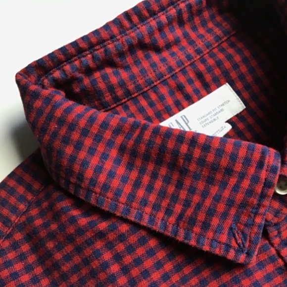 GAP  Red burgundy  & navy motifs 100 % cotton button front shirt Sz L - Picture 5 of 7